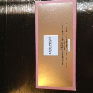 Laura Mercier Transluent Loose Setting Powder with Puff